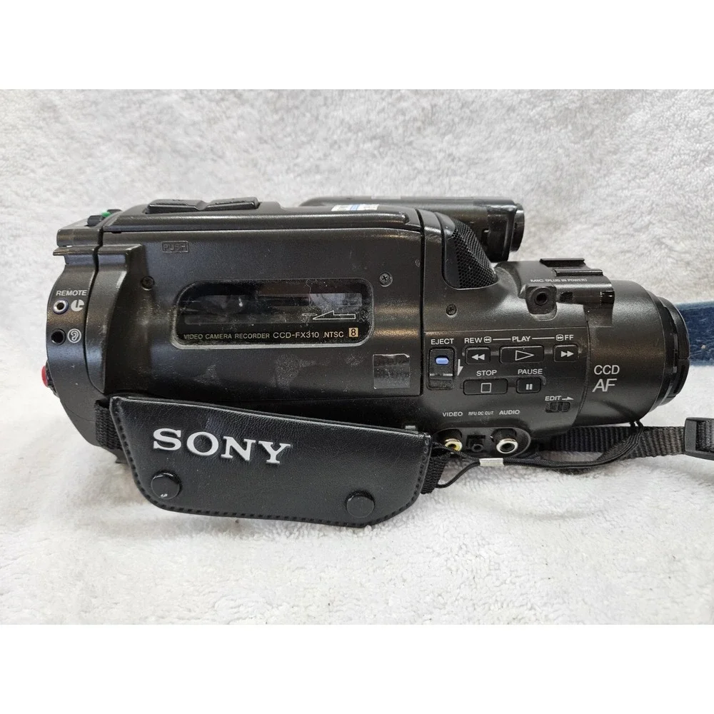 Sony Handycam CCD-FX310 Black Handheld Video-8 AutoFocus 8mm Camcorder Untested
